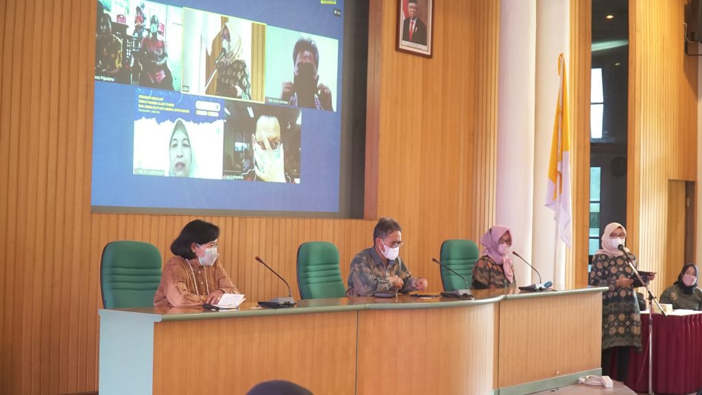 Rektor UGM dan Ketua INDI UGM